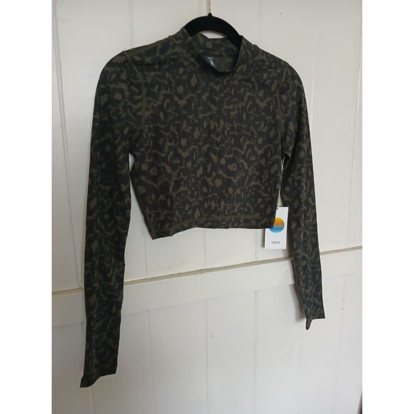 NWT Vuori Dune Crop Top Long Sleeve Oregano Spots Olive Green Athletic Yoga New - Picture 5 of 13